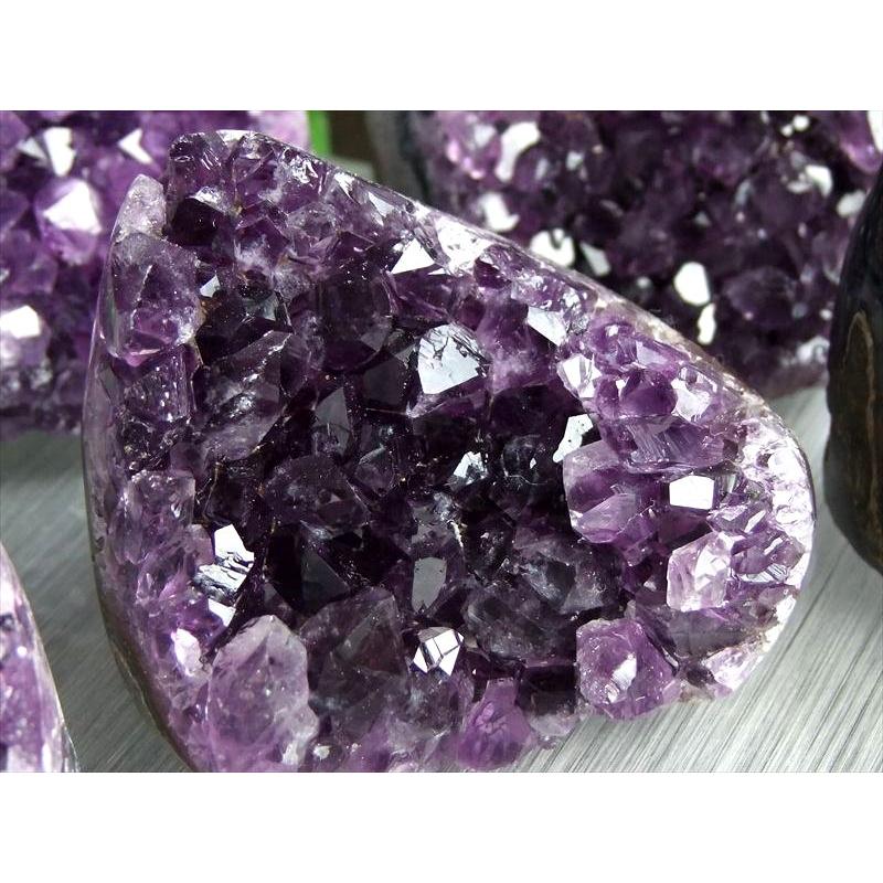 濃い紫 手の平サイズ 4A アメジスト 紫水晶 クラスター スタンドタイプ
