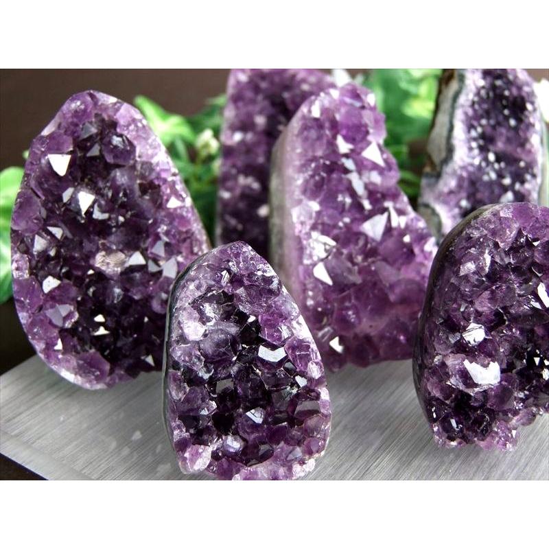 濃い紫 手の平サイズ 4A アメジスト 紫水晶 クラスター スタンドタイプ
