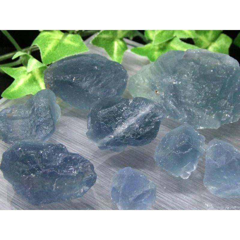 強めの蛍光 マリンブルー 蛍光フローライト原石 詰め合わせ 約100g入り