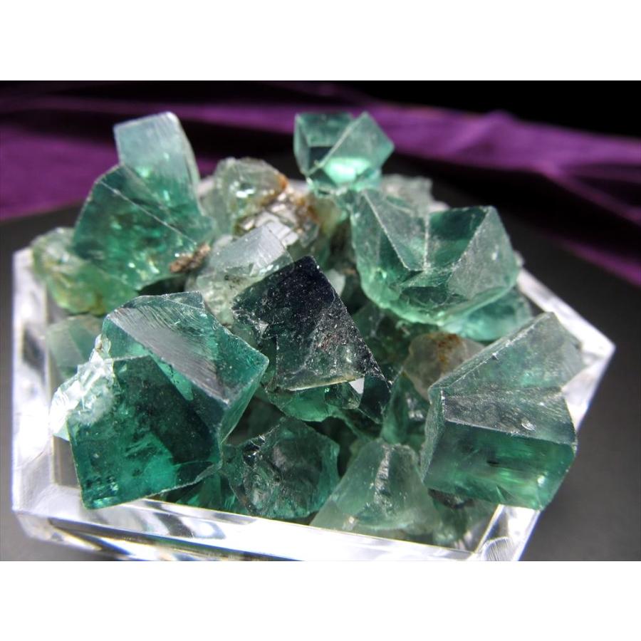 「専用ページ】強蛍光蛍石 フローライト結晶原石✨✨ 強蛍光 フローライト結晶原石 詰め合わせ Sサイズ 約100g入り 粒約7mm