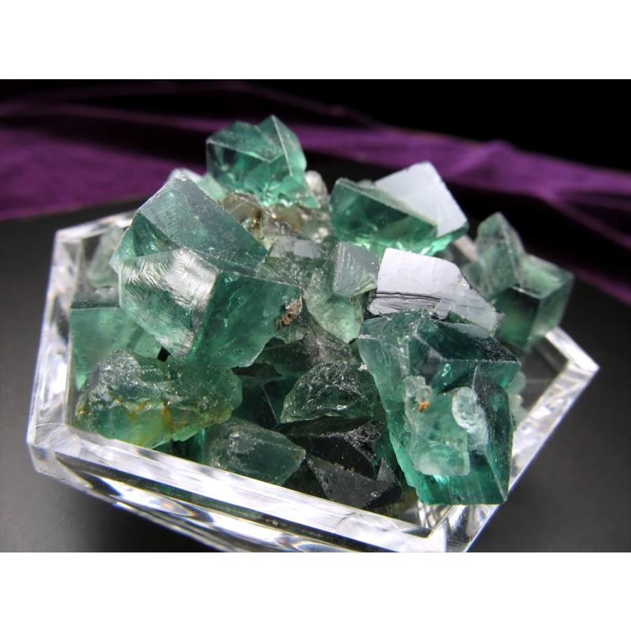 ★特選一石★魅惑の逸品♢神秘的美しさ【蛍光フローライト『強蛍光蛍石』結晶原石】❤️ ☆特選一石☆魅惑の逸品♢神秘的美しさ【蛍光フローライト『強