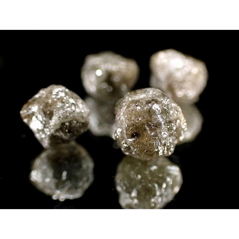 黄色蛍光タイプ 天然蛍光ダイヤモンド 金剛石 結晶原石 1個売り 約0.3