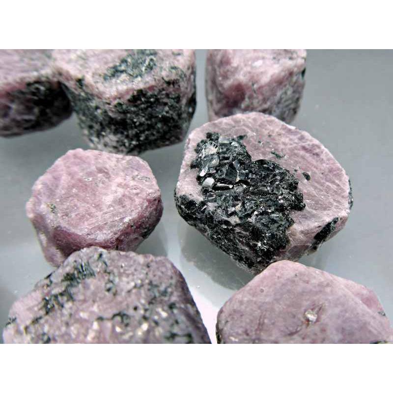 ブラックライトで光る ナチュラル ルビー 原石 六角タイプ 100g 約1.5