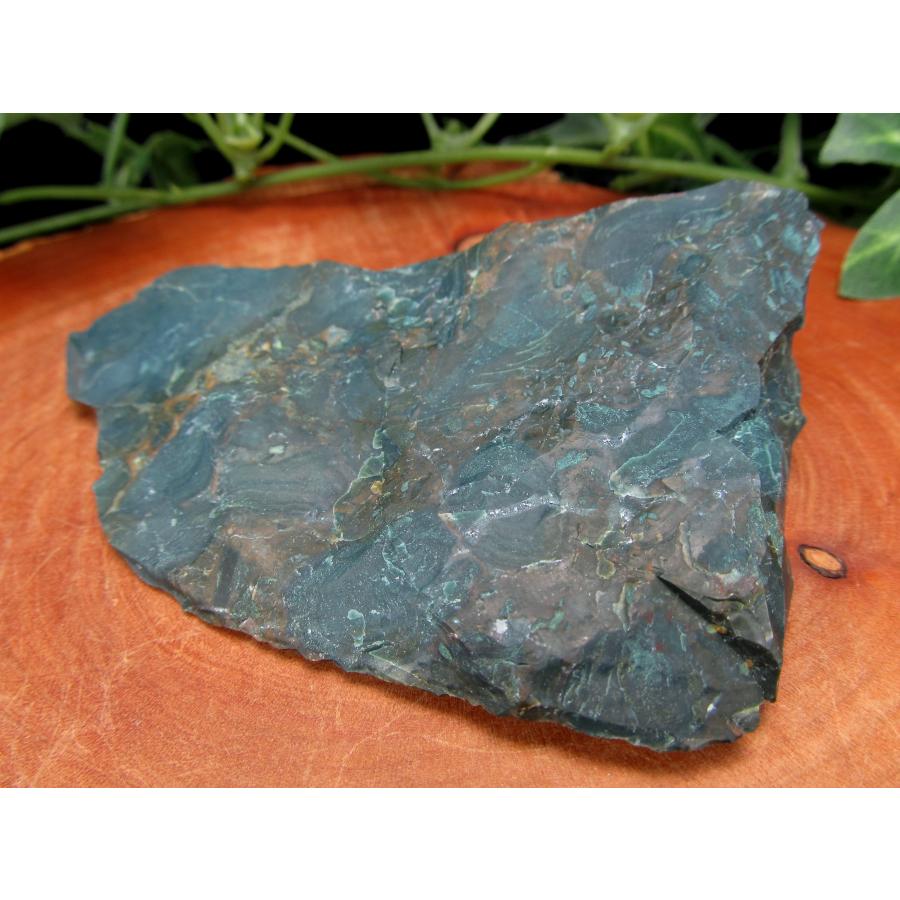 高品質 濃い緑 出雲石 碧玉 原石 深緑タイプ 67g 幅78mm 大地のパワー