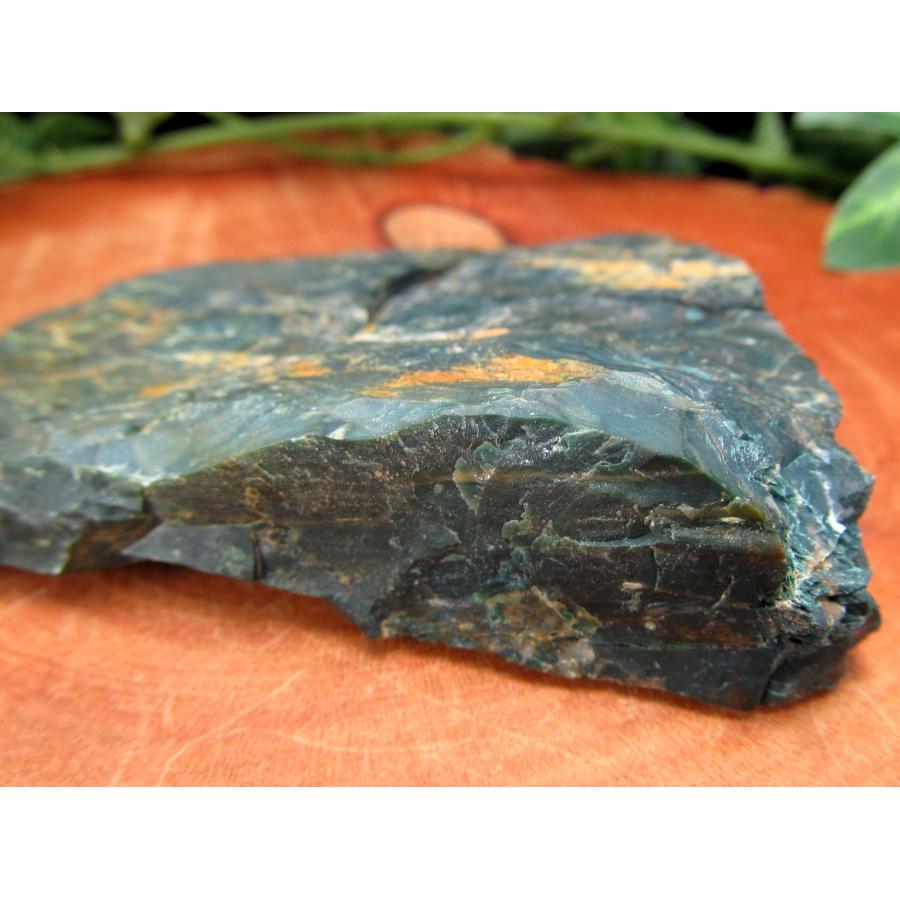 高品質 濃い緑 出雲石 碧玉 原石 深緑タイプ 67g 幅78mm 大地のパワー