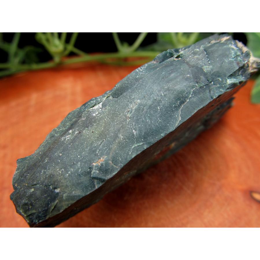 高品質 濃い緑 出雲石 碧玉 原石 深緑タイプ 86g 幅79mm 大地のパワー