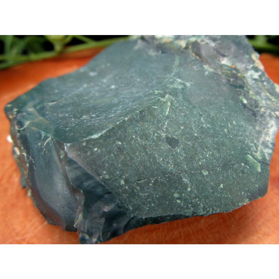 高品質 濃い緑 出雲石 碧玉 原石 深緑タイプ 112g 幅65mm 大地のパワー