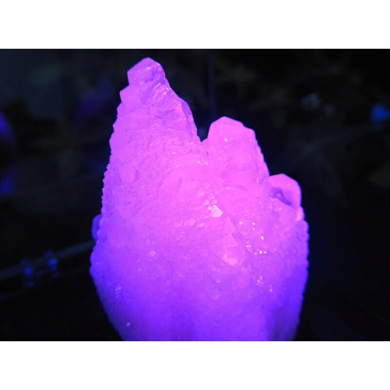 開運 大人気の妖艶なピンク色発光 蛍光ピンクカルサイト 原石