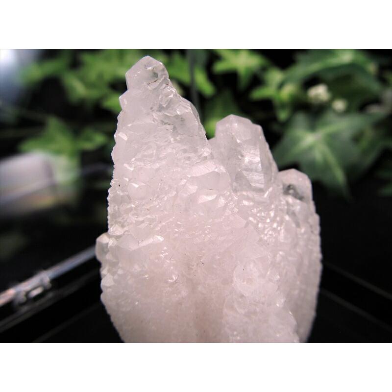 開運 大人気の妖艶なピンク色発光 蛍光ピンクカルサイト 原石