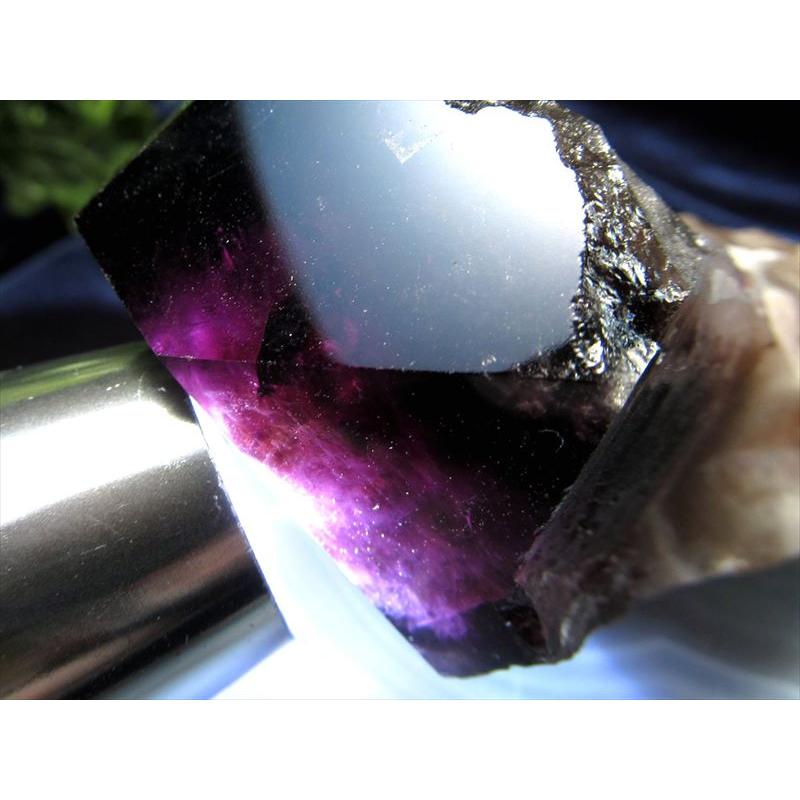 流通量極僅かな黒紫水晶 トラピッチェブラックシェブロン