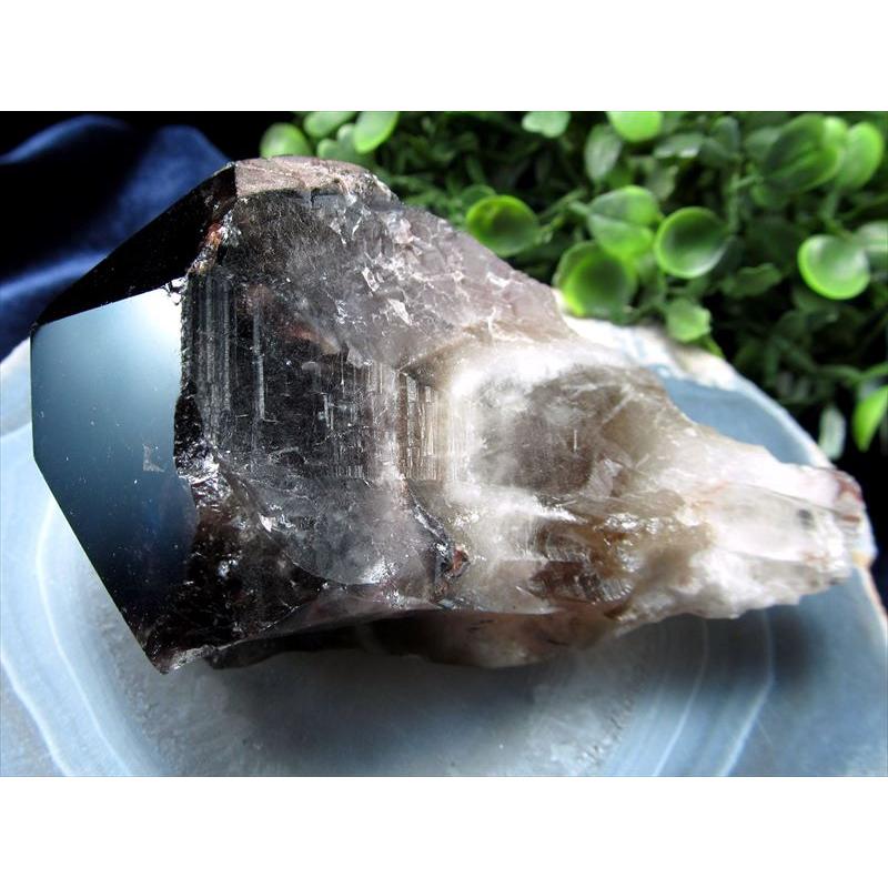 流通量極僅かな黒紫水晶 トラピッチェブラックシェブロンアメジスト