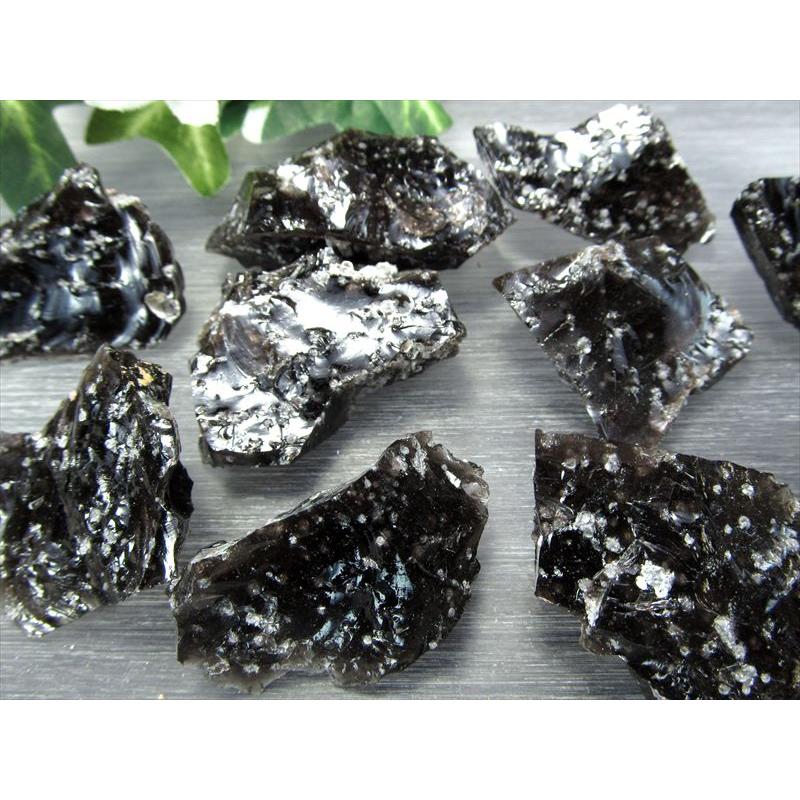 満天の星のような黒曜石 クリストバル石入りオブシディアン 黒曜石