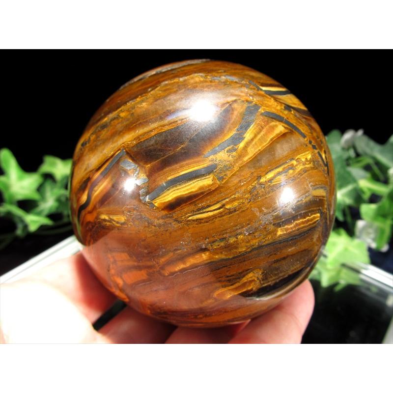 まさに虎の模様 タイガーアイ 丸玉 台座付 直径78mm 重さ738g 金運の