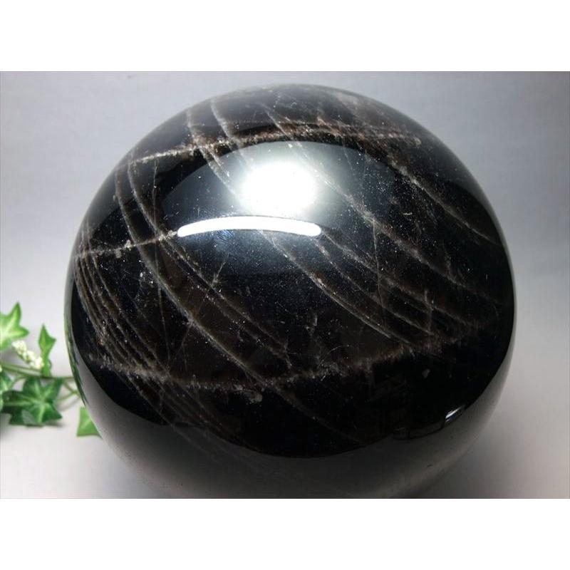 店頭展示中 迫力の特大サイズ モリオン 黒水晶 丸玉 台座付き 重さ約6702g 直径約169mm 魔除け 厄除けの黒い水晶 激レア 一点もの チベット産 パワーストーンの画像