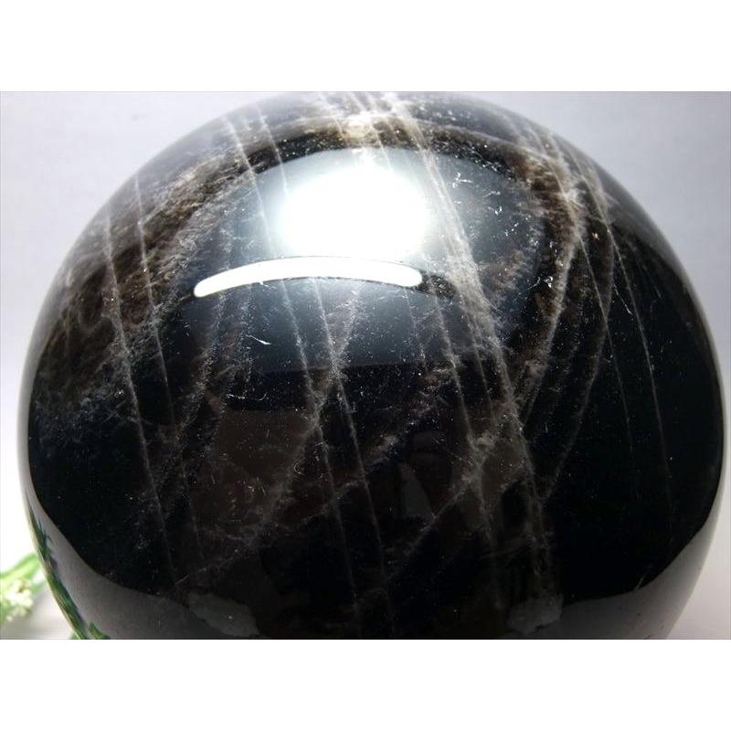 店頭展示中 迫力の特大サイズ モリオン 黒水晶 丸玉 台座付き 重さ約6702g 直径約169mm 魔除け 厄除けの黒い水晶 激レア 一点もの チベット産 パワーストーンの画像