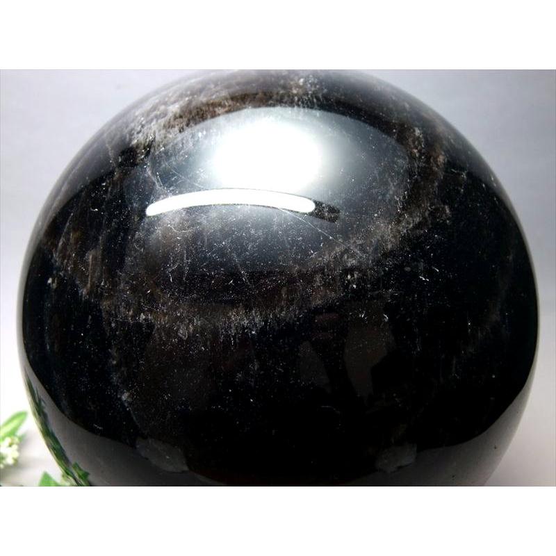 店頭展示中 迫力の特大サイズ モリオン 黒水晶 丸玉 台座付き 重さ約6702g 直径約169mm 魔除け 厄除けの黒い水晶 激レア 一点もの チベット産 パワーストーンの画像