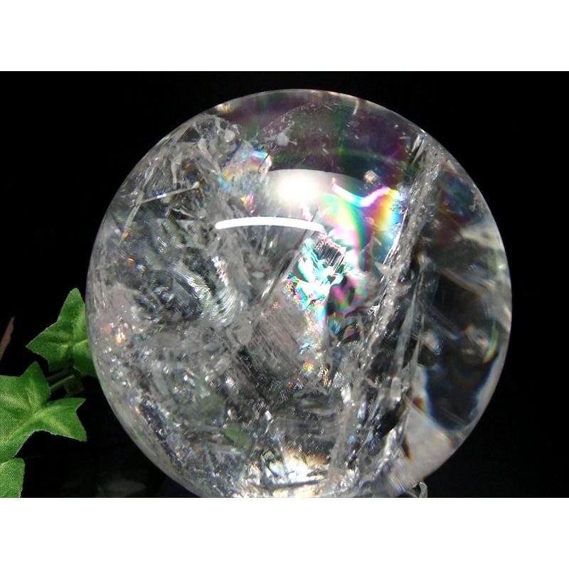 バイヤー厳選 5A 天然 虹入り 水晶 丸玉 台座付き 重さ1041g φ91mm レインボー水晶 すべての浄化と純粋さの象徴 極上天然石 一点もの ブラジル産の画像