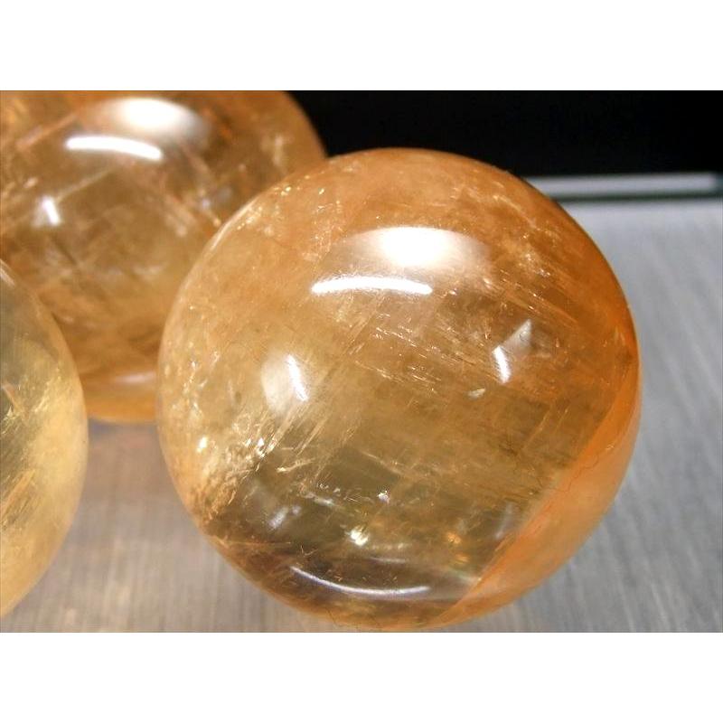 別格 5A ゴールデンカルサイト 丸玉 直径約30mm-32mm 透明感抜群 美麗