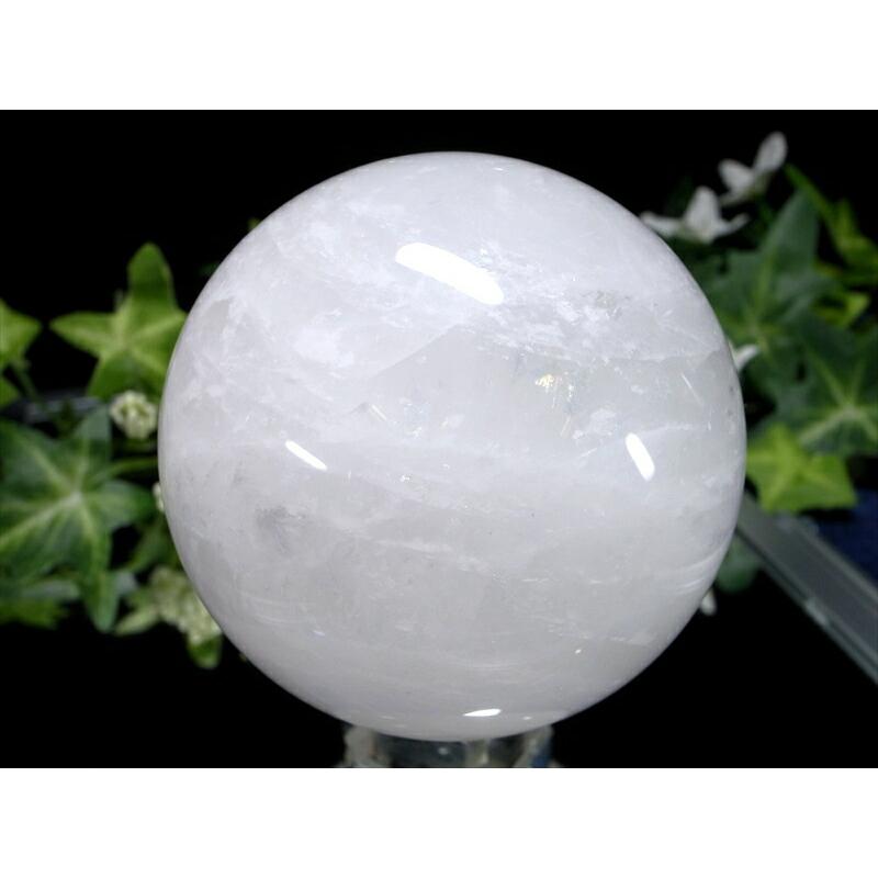 龍神の吐く息 スノーホワイト 水晶 丸玉 台座付 直径69.5mm 重さ465g