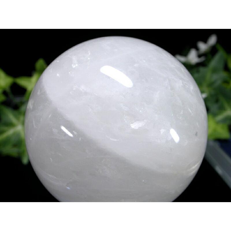 龍神の吐く息 スノーホワイト 水晶 丸玉 台座付 直径69.5mm 重さ465g