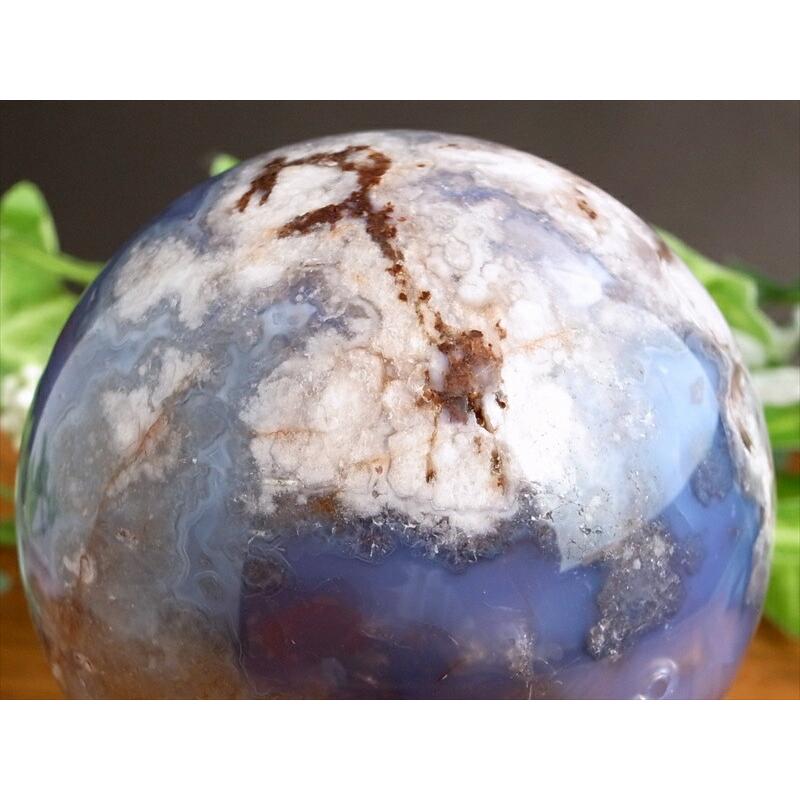 夜桜を思わせる花模様 ブルー桜瑪瑙 丸玉 置物 台座付 直径62mm 重さ 