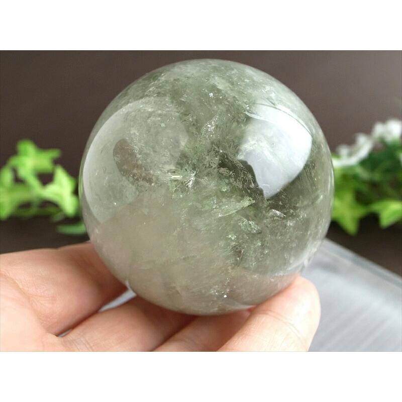 希少な緑水晶 4A プラシオライト 緑水晶 丸玉 直径65mm 重さ375g 透明