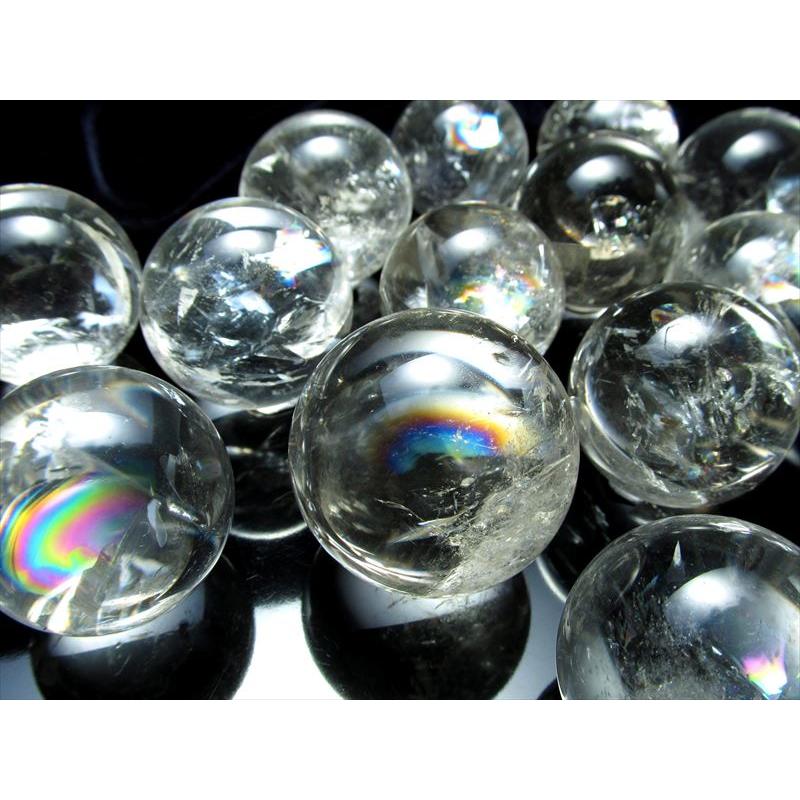 ✳️☆超逸品☆極上透明度と煌煌と輝く虹‼️極上別格品✨レインボー 水晶 丸玉 天然石 ✳️☆超逸品☆極上透明度と煌煌と輝く虹‼️極上別格品