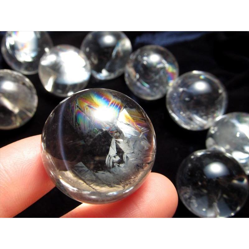 くっきり虹入り 虹入り 天然水晶 丸玉 （人工虹） 直径28mm-30mm