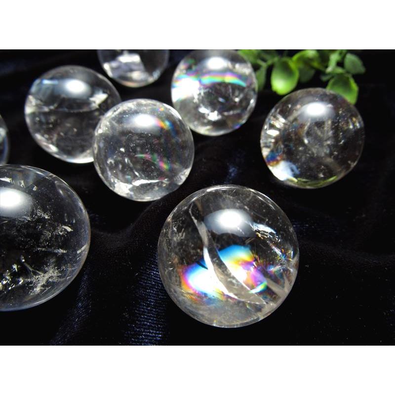 くっきり虹入り 虹入り 天然水晶 丸玉 （人工虹） 直径28mm-30mm