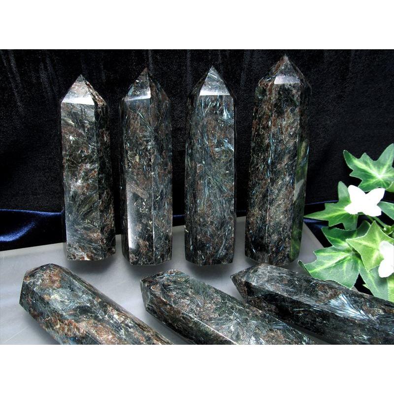 ガーネット ヌーマナイト フクロウ