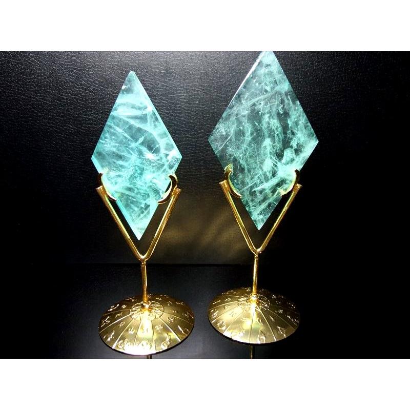 ゴールドカラーの12星座の台座付き 蛍光 エメラルドグリーンフロー