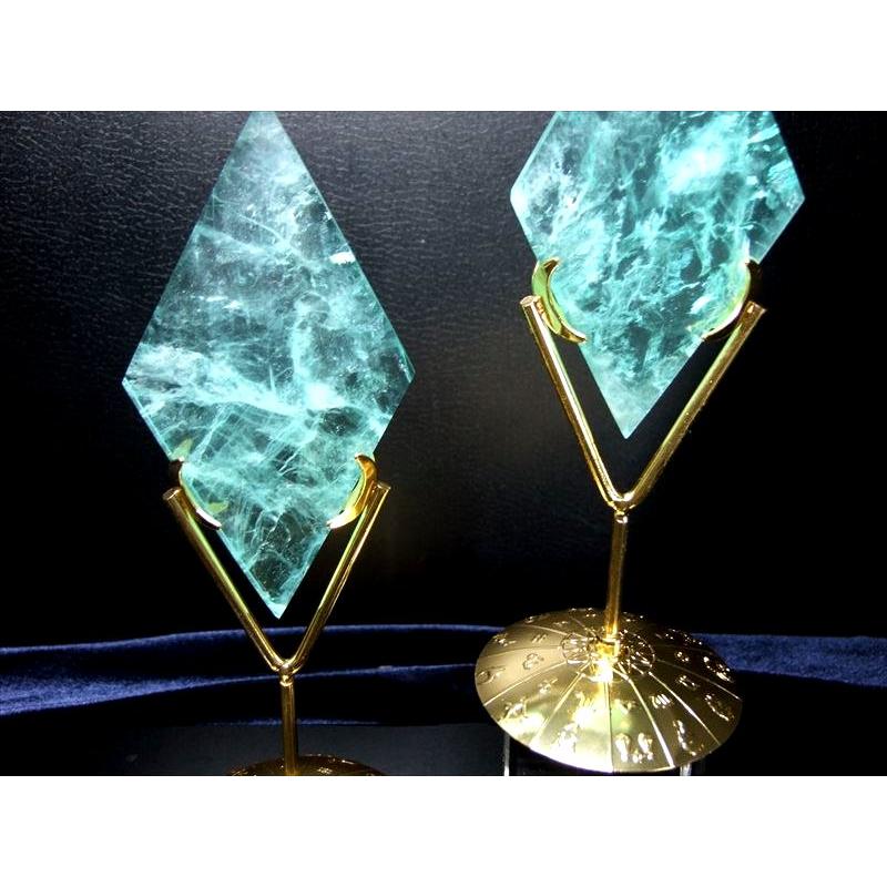 ゴールドカラーの12星座の台座付き 蛍光 エメラルドグリーンフロー