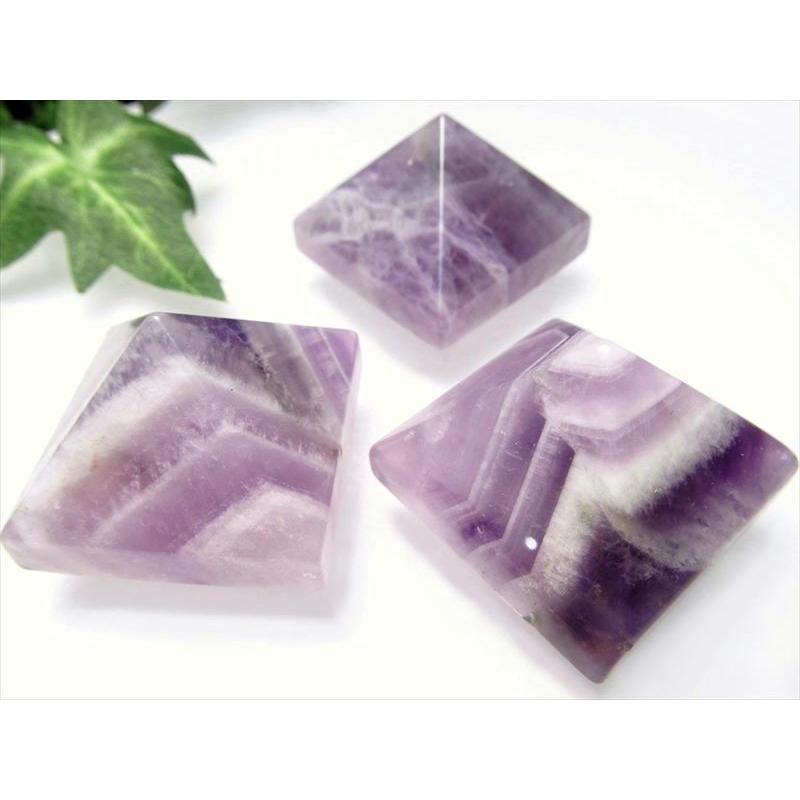 アメジスト　ピラミッド型　天然石 チビサイズ シェブロンアメジスト ピラミッド置物 高さ約20mm
