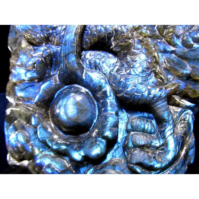 ラブラドライト青色と黒色の石の置物 約30cm