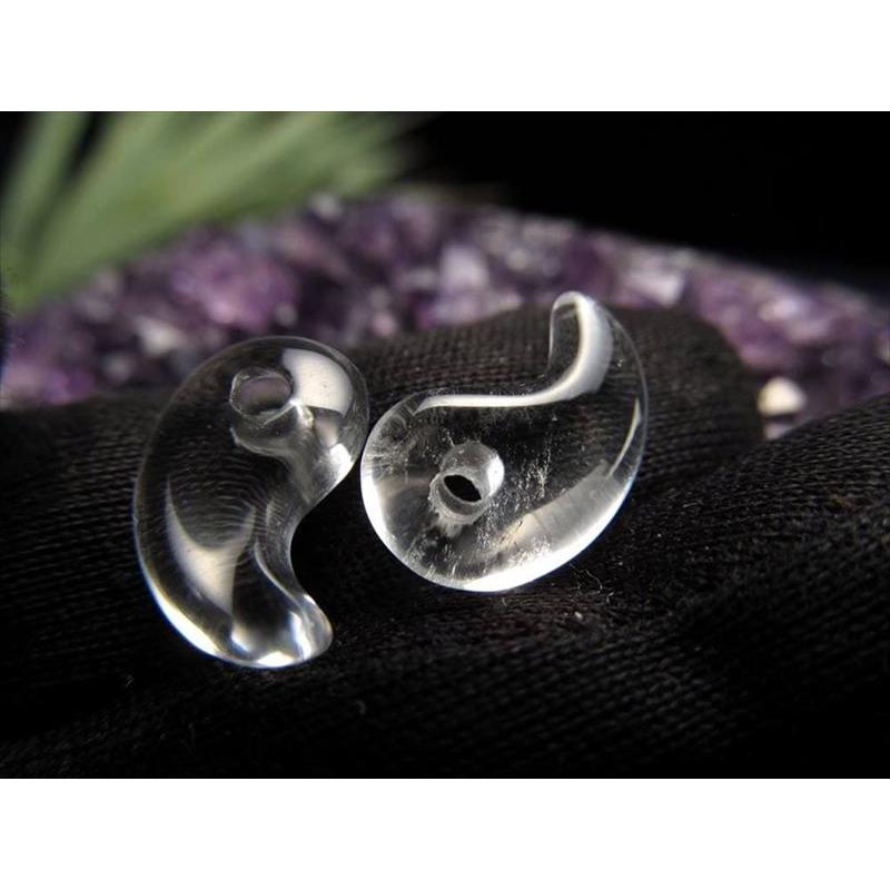 1個売り Sサイズ 天然水晶 勾玉(まがたま) 縦約14mm×横約9mm 天然石 
