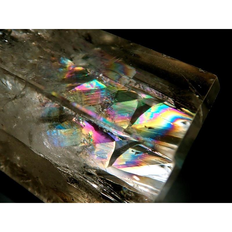 虹入り 水晶ポイント (六角柱) 20グラム-30グラム 超透明 手ごろな