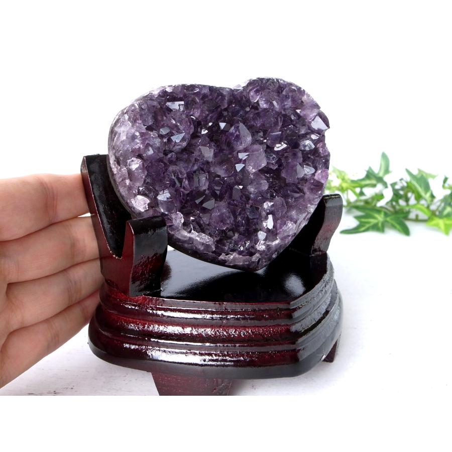 アメジスト ハート型 クラスター 専用木製台座付 高さ116mm 重さ492g
