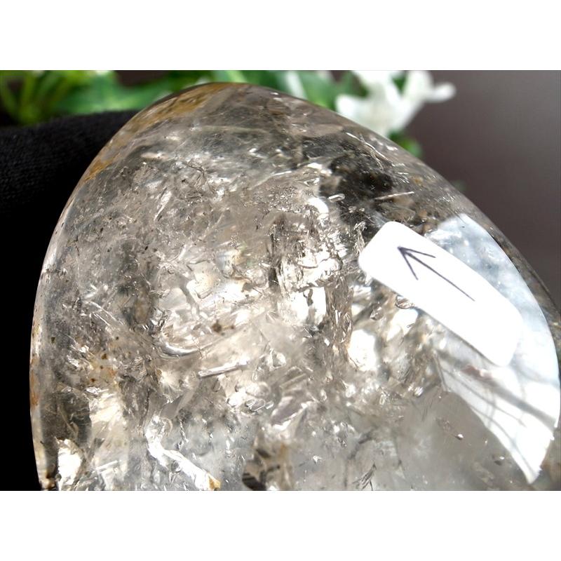 水入り&虹入り たっぷり水入り 磨き原石 重さ172g 古代の水を封入した