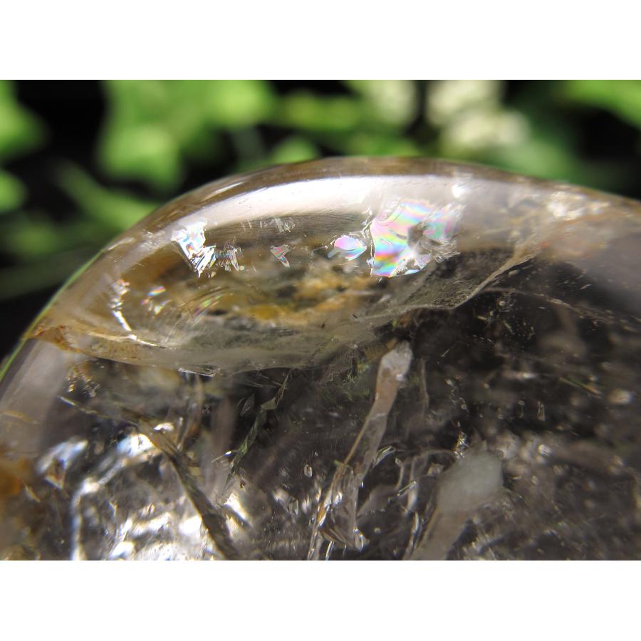 水入り&虹入り たっぷり水入り 磨き原石 重さ172g 古代の水を封入した