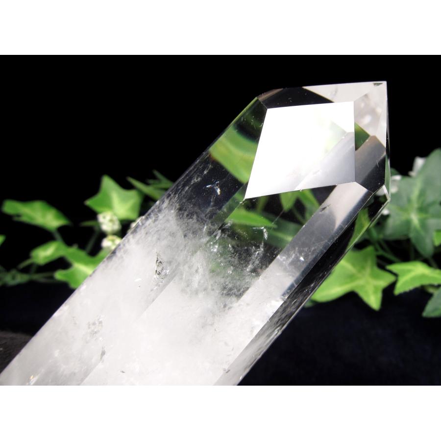 ウィンドウクォーツ・虹入り 透明水晶 ポイント 専用木製台座付 高さ