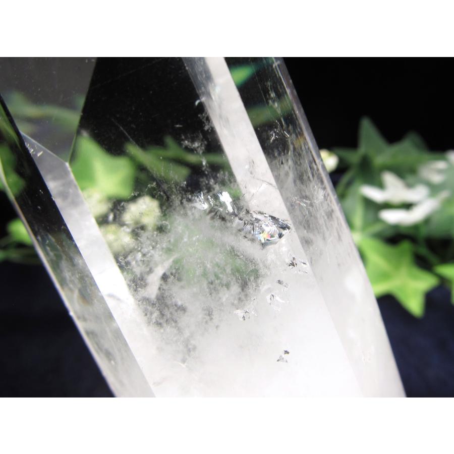 ウィンドウクォーツ・虹入り 透明水晶 ポイント 専用木製台座付 高さ