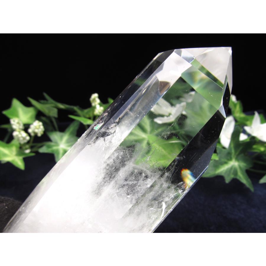 ウィンドウクォーツ・虹入り 透明水晶 ポイント 専用木製台座付 高さ