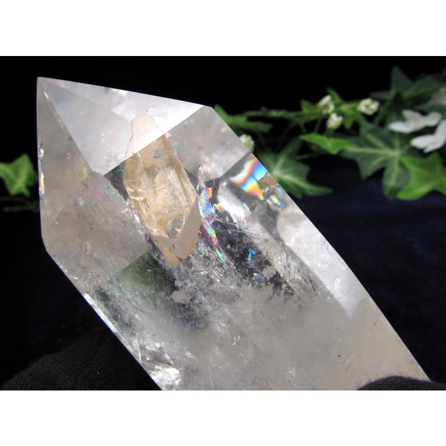 貫入水晶・虹入り 透明水晶 ポイント 専用木製台座付 高さ144mm 重さ 