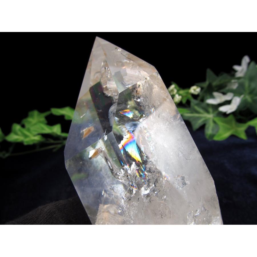 貫入水晶・虹入り 透明水晶 ポイント 専用木製台座付 高さ144mm 重さ
