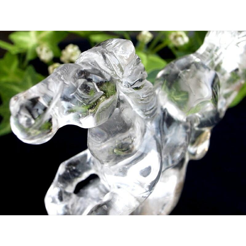 店頭展示中 2026年の干支 水晶 馬 彫刻置物 幅約101mm 重さ161g 透明な