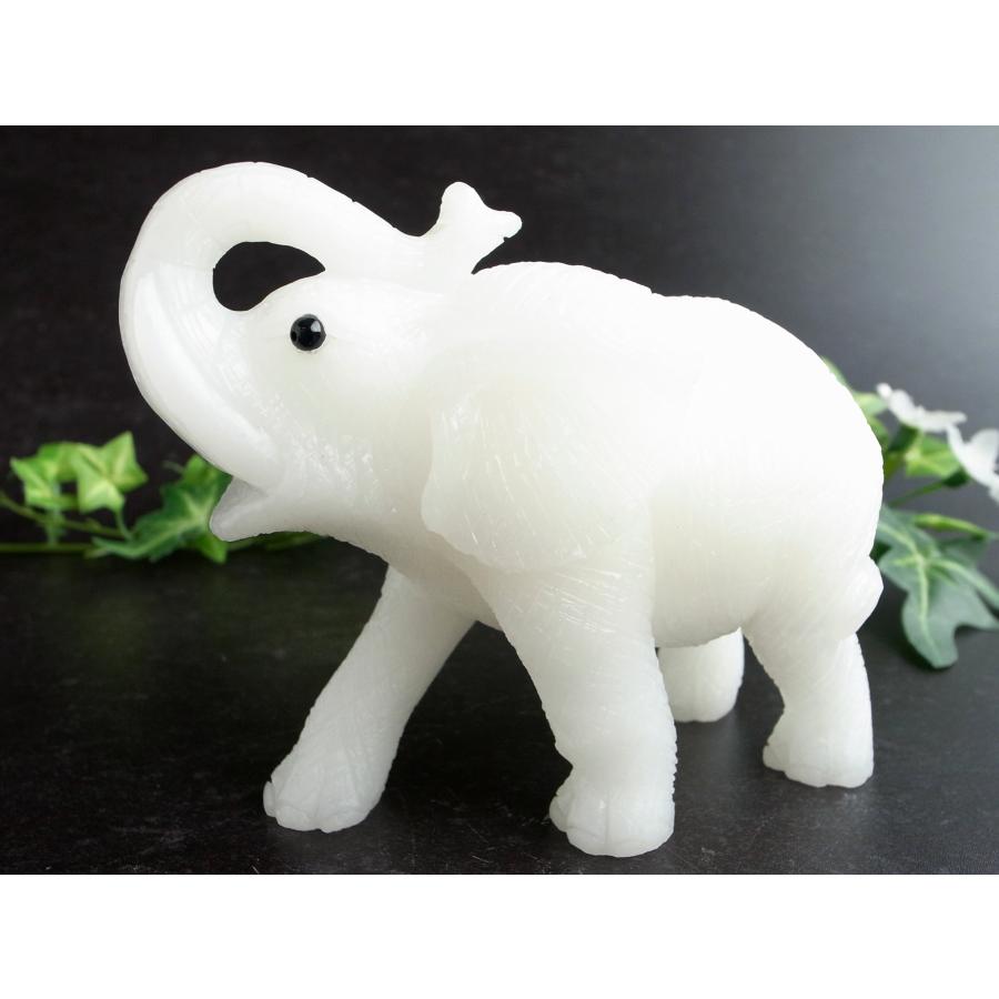 幸運の象徴 天然石 漢白玉 ゾウ 彫刻置物 最大幅約111mm 重さ468g 1点