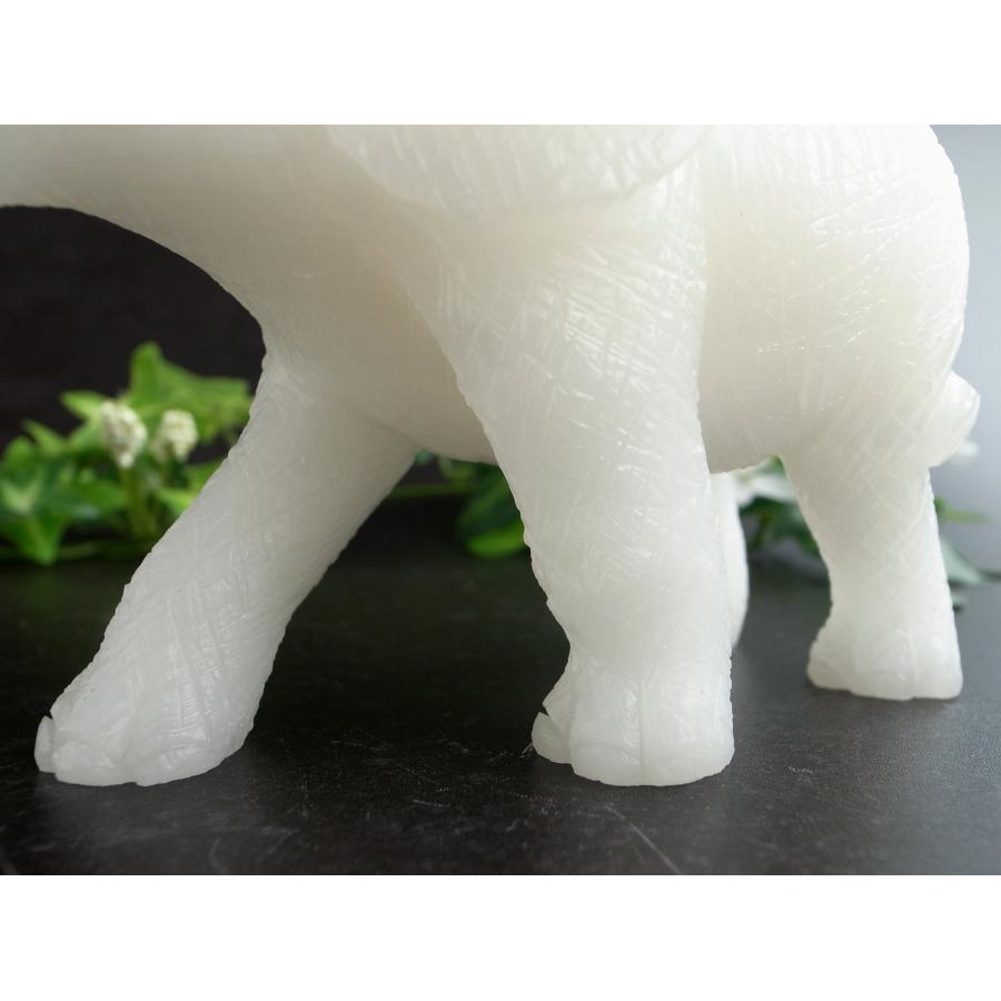 幸運の象徴 天然石 漢白玉 ゾウ 彫刻置物 最大幅約111mm 重さ468g 1点