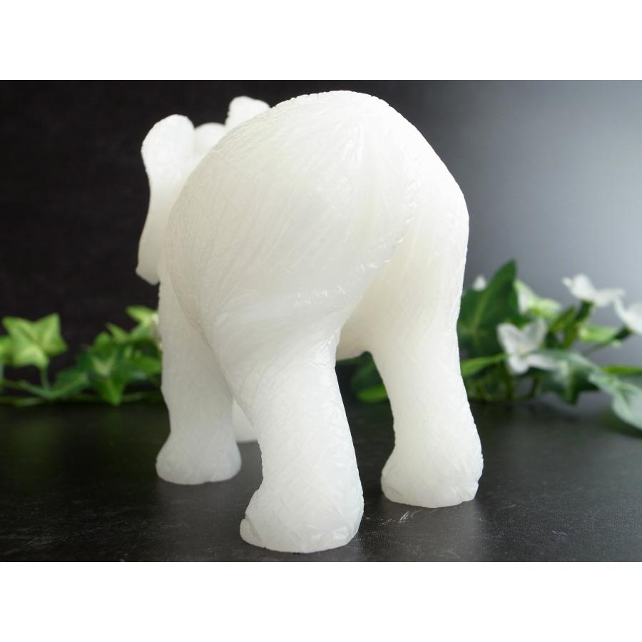 幸運の象徴 天然石 漢白玉 ゾウ 彫刻置物 最大幅約111mm 重さ468g 1点