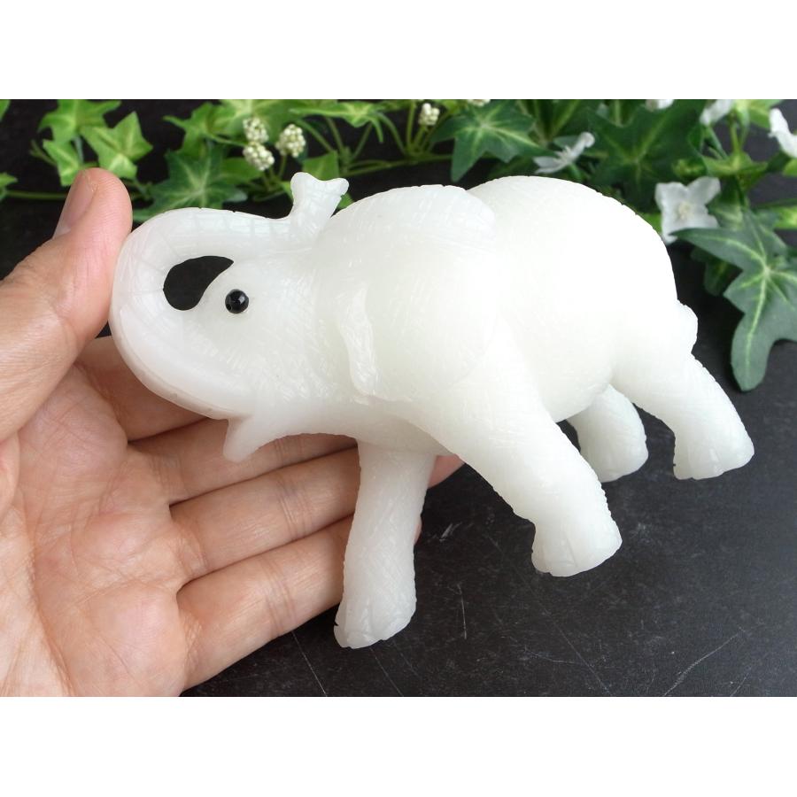幸運の象徴 天然石 漢白玉 ゾウ 彫刻置物 最大幅約111mm 重さ468g 1点