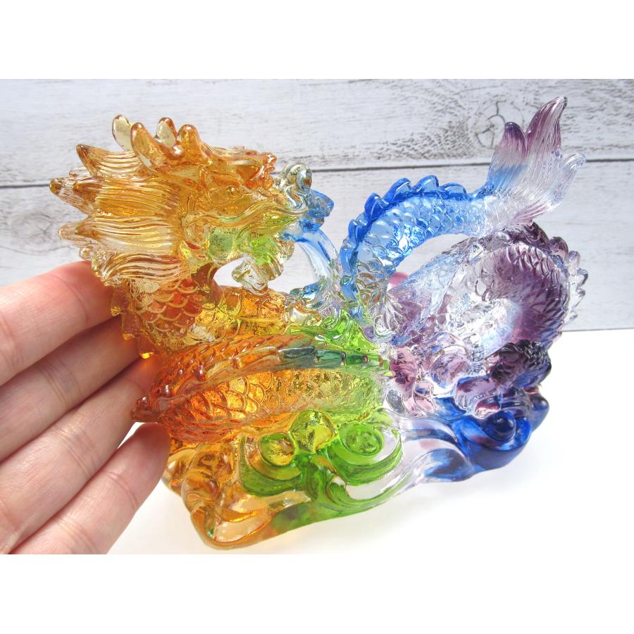 天然石　シトリン　レインボー　龍の置物　台座付き　置物のみの重さ約1kg 天然石 シトリン レインボー 龍の置物 台座付き 置物のみの重さ約1kg